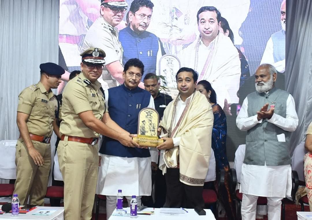 ज्येष्ठ नागरिकांच्या मदतीसाठी सिंधुदुर्ग पोलिसांची सेवा;मंत्री नितेश राणे पोलीस महानिरीक्षक संजय दराडे यांच्या उपस्थितीत लोकार्पण